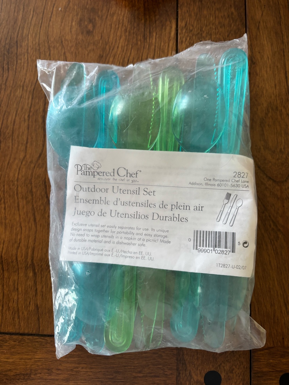 Pampered Chef Translucent Teal and Lime Outdoor Utensil Set